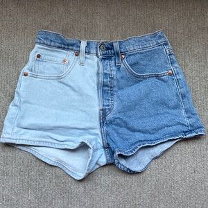 Two-tone Levi’s denim shorts